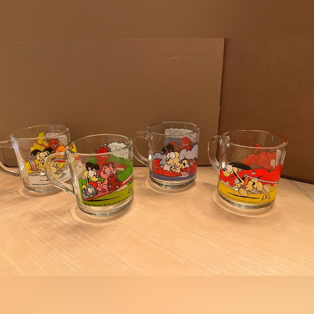 Vintage Garfield 6 oz glass mugs from 1978 McDonald’s promo. Complete set of 4. - Picture 3 of 11